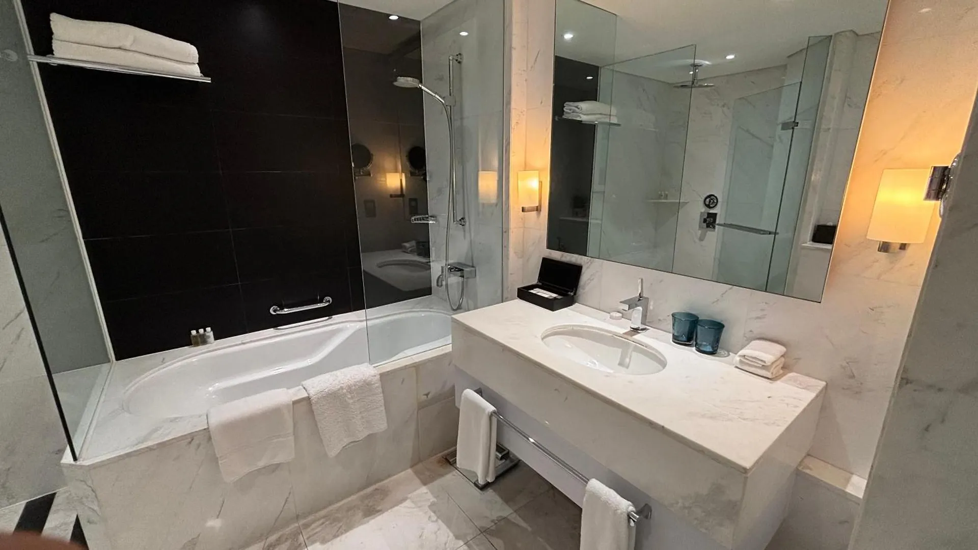 Aparthotel Emaar Residences Fashion Avenue - Formerly Address Dubai Mall - Stunning Vacation Homes United Arab Emirates