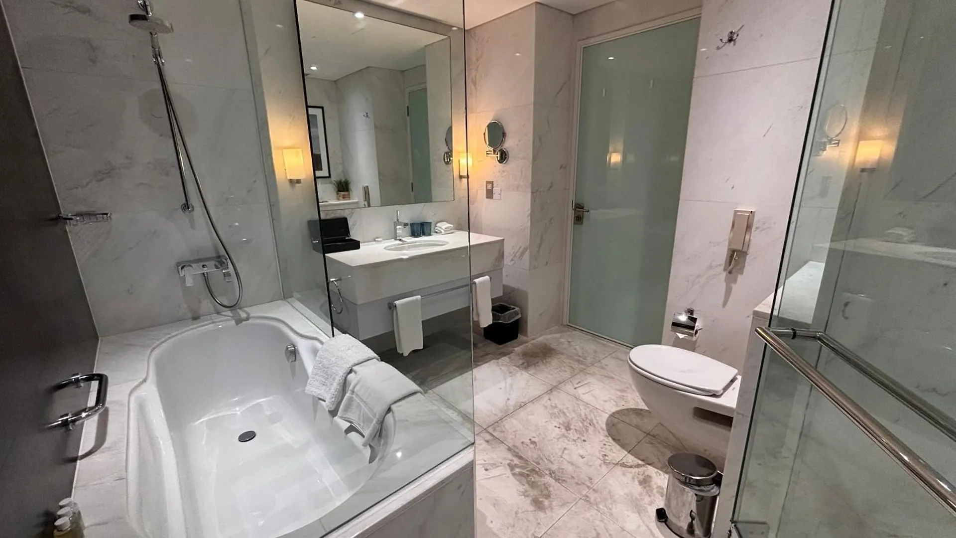 Emaar Residences Fashion Avenue - Formerly Address Dubai Mall - Stunning Vacation Homes 0*,